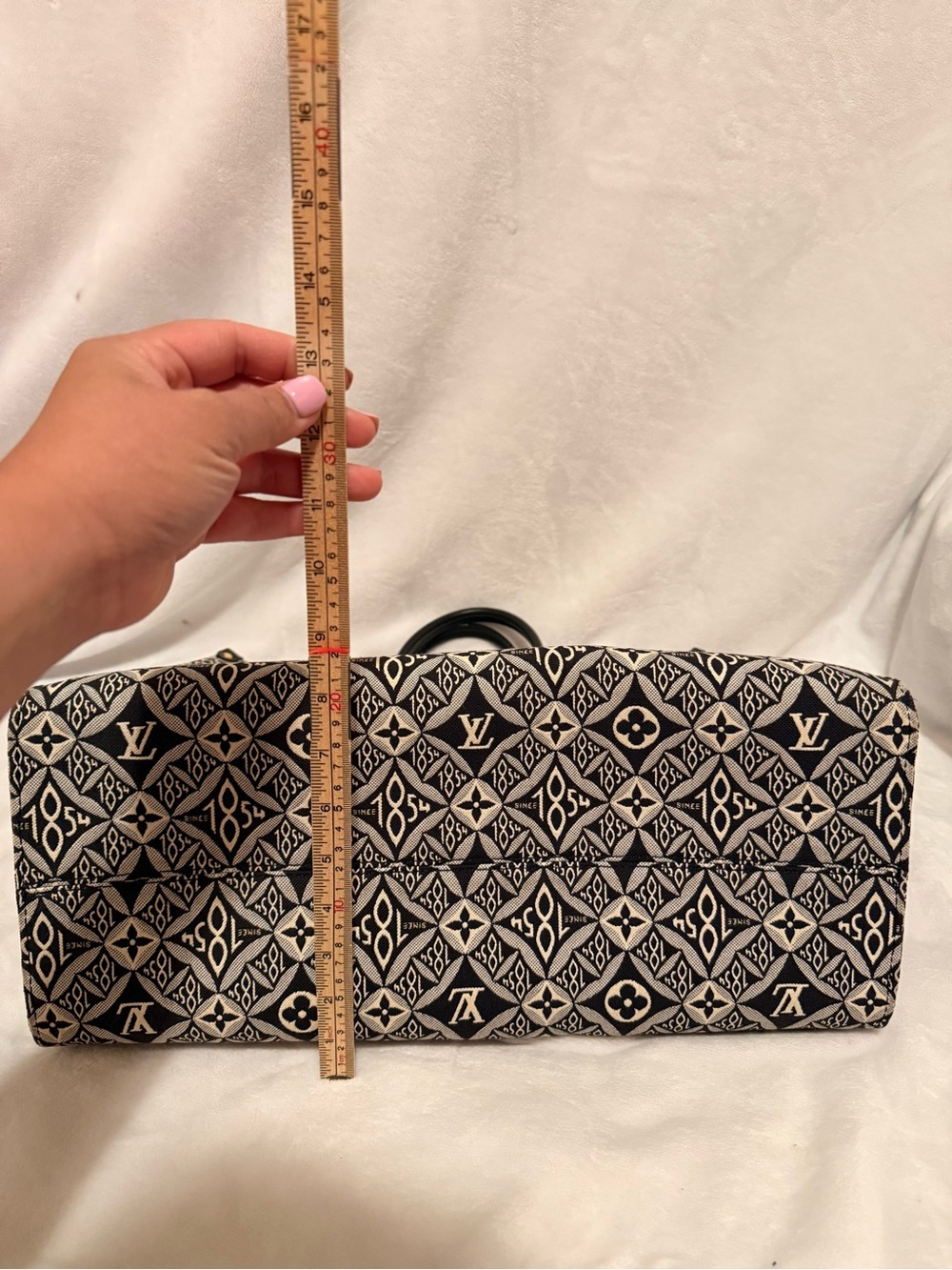 Limited Edition Louis Vuitton OTG GM Tote “Since 1854” Collection With Microchip - Picture 5 of 16
